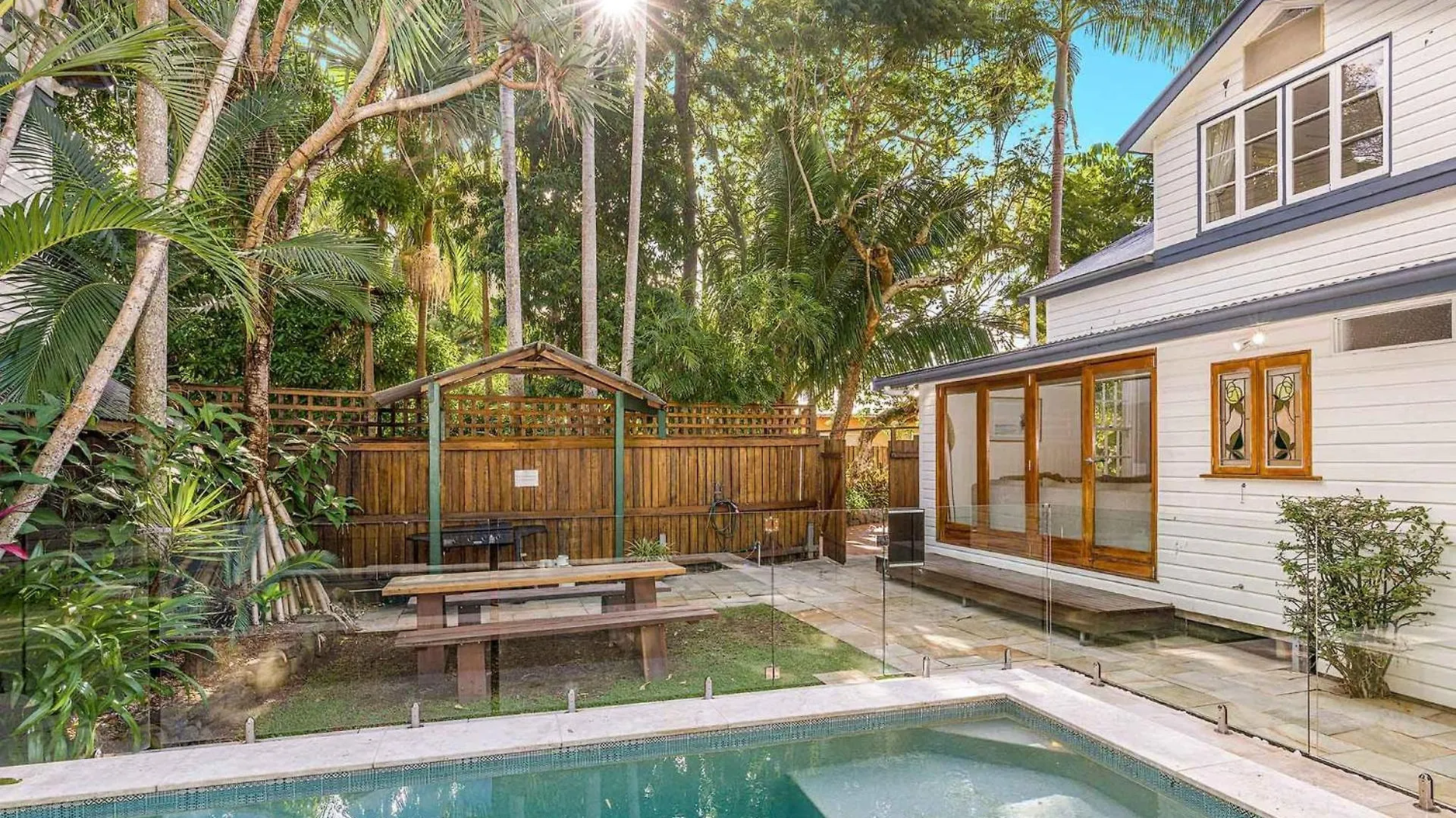 A Perfect Stay - Starr Cottage Byron Bay Australia